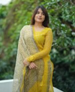 Beautiful kurti pant dupatta set in Premium kotadoriya*with kotadoriya dupatta - Image 7